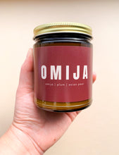 Load image into Gallery viewer, OMIJA - asian inspired soy wax scented candle - clean fruity scented candle
